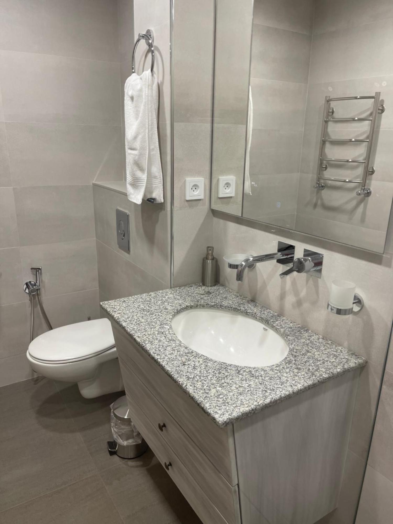 Yerevan Downtown Luxe Apartment Bagian luar foto